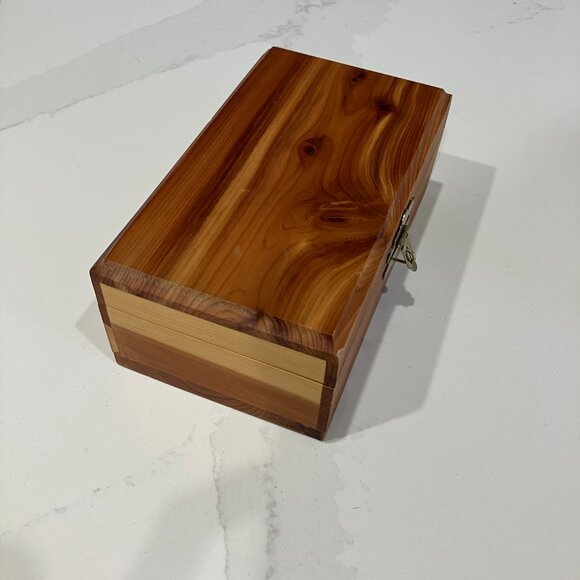 2 Solid Cedar boxes - Picture 5 of 9
